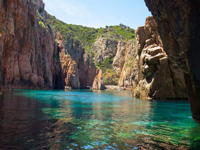 Balade en bateau dans les calanques de Piana au départ d'Ajaccio/Porticcio