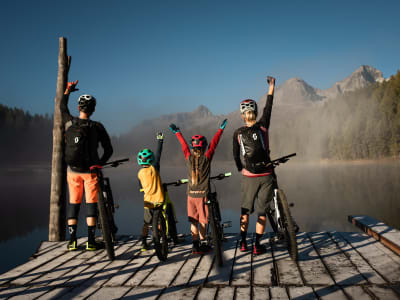 Alquiler de bicicletas con o sin asistencia eléctrica alrededor del lago de Annecy