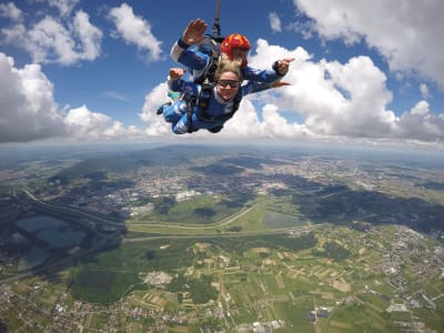 Saut en parachute tandem à 3 000 m à Zagreb