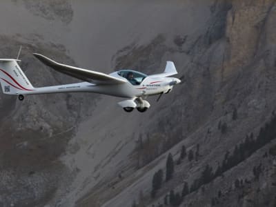 Motorseglerflug über die Alpen, in Gap