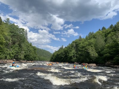 Packraft auf dem Jacques-Cartier-Fluss bei Quebec City