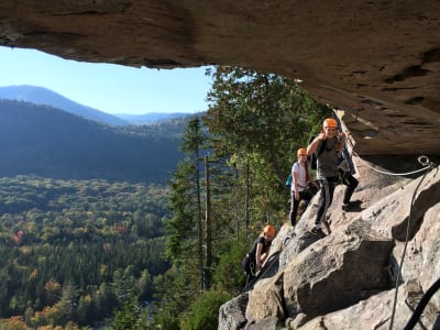 Vía ferrata del Norte en el valle de Bras-du-Nord, cerca de Quebec