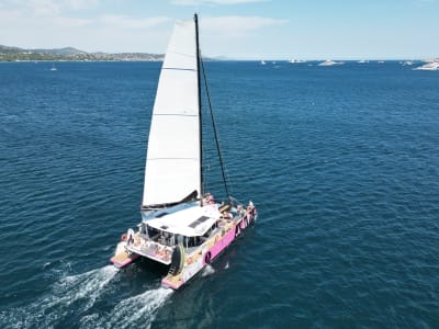 Croisière en catamaran dans la baie de Concarneau depuis La Forêt-Fouesnant