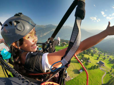 Tandem-Gleitschirmflug über den Comer See von Lecco aus