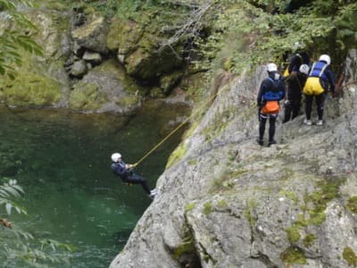 Canyoning auf dem Wildbach Sorba in der Nähe von Alagna Valsesia