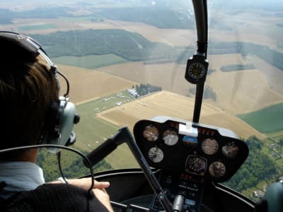 Einführung in das Hubschrauberfliegen in Le Havre, Normandie