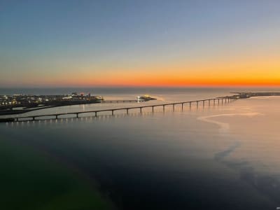 Ultraleichtflug über La Rochelle bei Sonnenuntergang