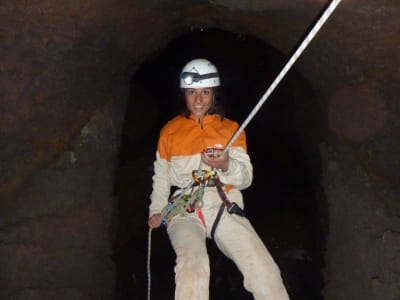 Höhlenwanderung in der Grotta dei Tre Livelli am Ätna