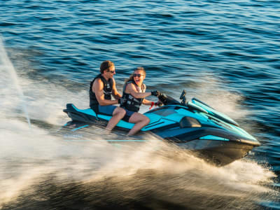 Ausflug mit dem Jetski am Strand von Malvarrosa, Valencia