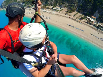 Vuelo en parapente biplaza en la playa de Kathisma, Lefkada