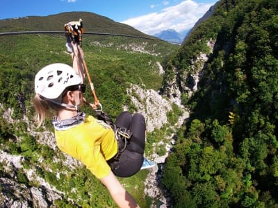 Parcours de 10 tyroliennes dans la vallée de l'Učja au départ de Bovec