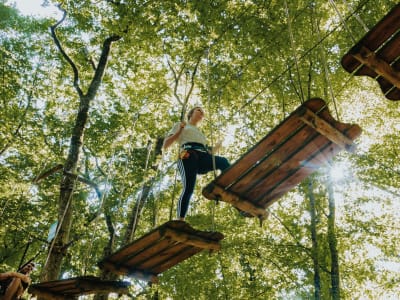 Luft- und Seilrutschen-Abenteuerpark in der Nähe von Loches