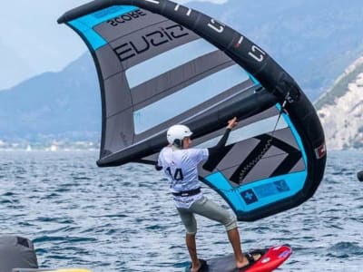 Anfängerkurs Wing Foiling in Malcesine, Gardasee