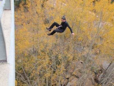 Saut de pont (30m) à Pont del Saldes, près de Berguedà