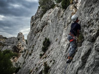 Discovery climbing session in the Calanques near Marseille