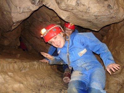 Espeleología en el río subterráneo de Vicdessos, en Ariège, cerca de Foix