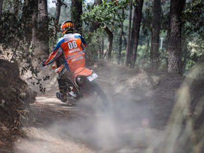 Leçon de conduite moto trail à Carregado, près de Lisbonne