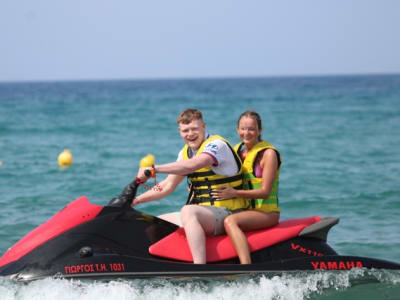 Jet-Ski-Verleih am Strand von Ammoudara bei Heraklion