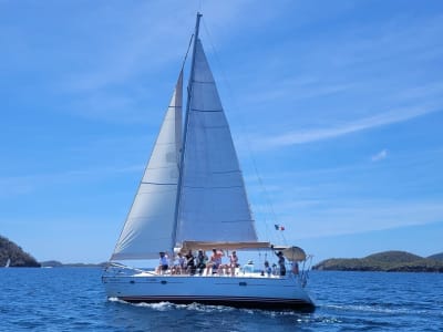 Excursión en velero con snorkel en Les Saintes desde Basse-Terre, Guadalupe