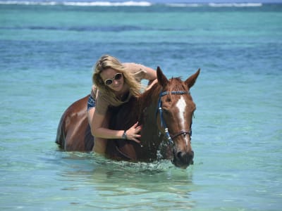 Reiten in der Lagune von Morne, Mauritius