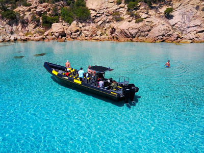 Excursión en barco por Tizzano, salida desde Ajaccio o Porticcio