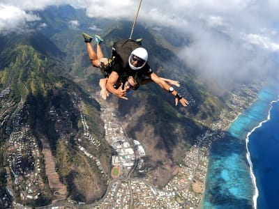 Tandem-Fallschirmsprung in Tahiti