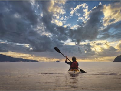 Kayak de mar en el fiordo de Saguenay (Quebec)