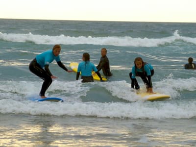 Clases de surf en la playa de Casernes en Seignosse