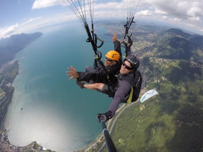 Tandem paragliding flight in Villeneuve near Montreux