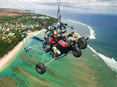 Survol du lagon de Saint-Gilles en paramoteur depuis La Saline-les-Bains, La Réunion