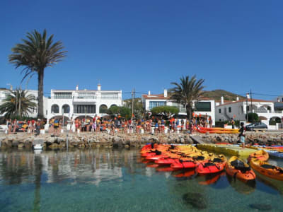 Alquiler de kayaks de mar desde Fornells en Menorca