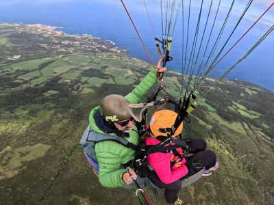 Tandemflug mit dem Gleitschirm über São Miguel, Azoren