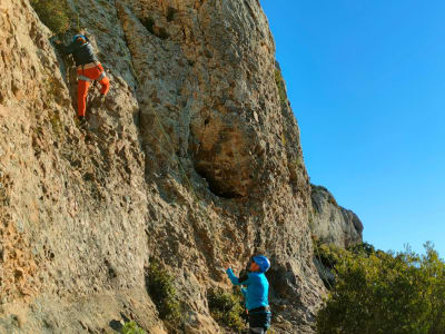 Rock climbing lesson at the Cap Canaille near La Ciotat