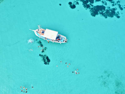 Excursion guidée en snorkeling à Antiparos et Despotico depuis Paros