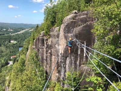 Via ferrata et tyrolienne sur le Mont Catherine dans les Laurentides