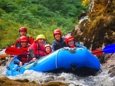 Familie Wildwasser-Rafting