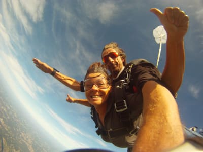 Tandem skydive in Dordogne