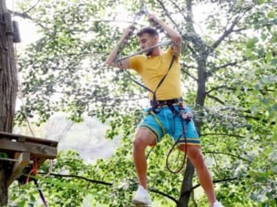 Excursión en tirolina en Marquixanes, cerca de Perpiñán, Pirineos Orientales