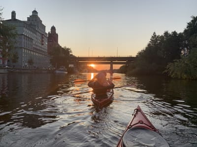 4-stündige Kajaktour bei Sonnenuntergang in Stockholm