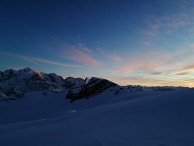 Sunset skiing in Flaine, Grand Massif