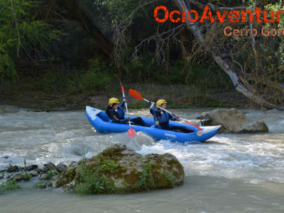 Rafting en eau vive dans la rivière Genil, près de Malaga (clone)