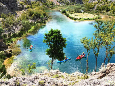 Kanu-Kajak auf dem Fluss Zrmanja von Kaštel Žegarski