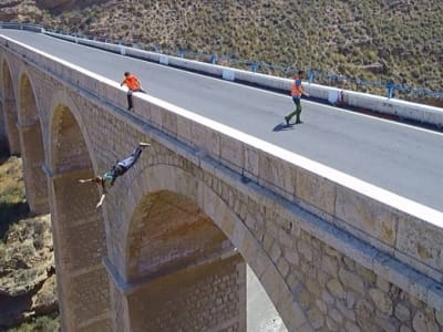 Brückenschwingen aus 35m in Gador, Almeria