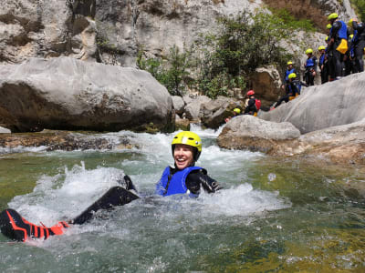 Barranquismo familiar en el río Cetina, cerca de Split