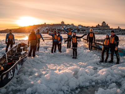 Einweihung eines Eiskanus auf dem Sankt-Lorenz-Strom in Quebec-Stadt