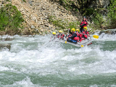 Rafting en el río Tara, en el Parque Nacional de Durmitor