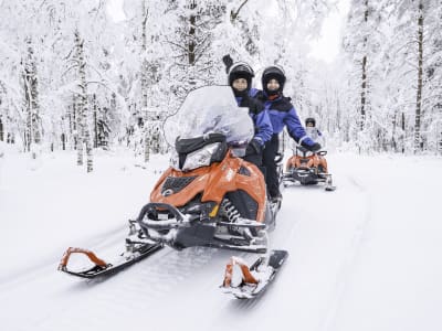 Schneemobilsafari von Levi mit authentischem lappländischem Café-Stopp