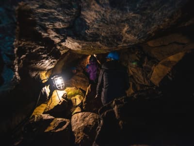 Spéléologie dans la caverne du parc du Trou de la Fée, Saguenay-Lac-Saint-Jean