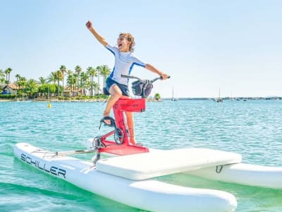 Aquiler de bicicleta acuática en el Port d’Alcudia, Mallorca