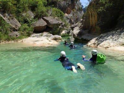 Canyoning dans le canyon de Peonera dans la Sierra de Guara, Huesca